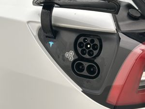 Tesla Model 3 bild 31
