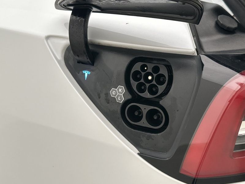 Tesla Model 3 bild 31