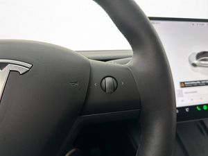 Tesla Model 3 bild 17