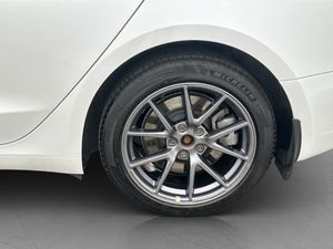 Tesla Model 3 bild 33