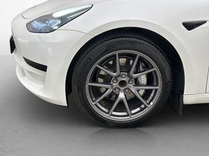 Tesla Model 3 bild 32