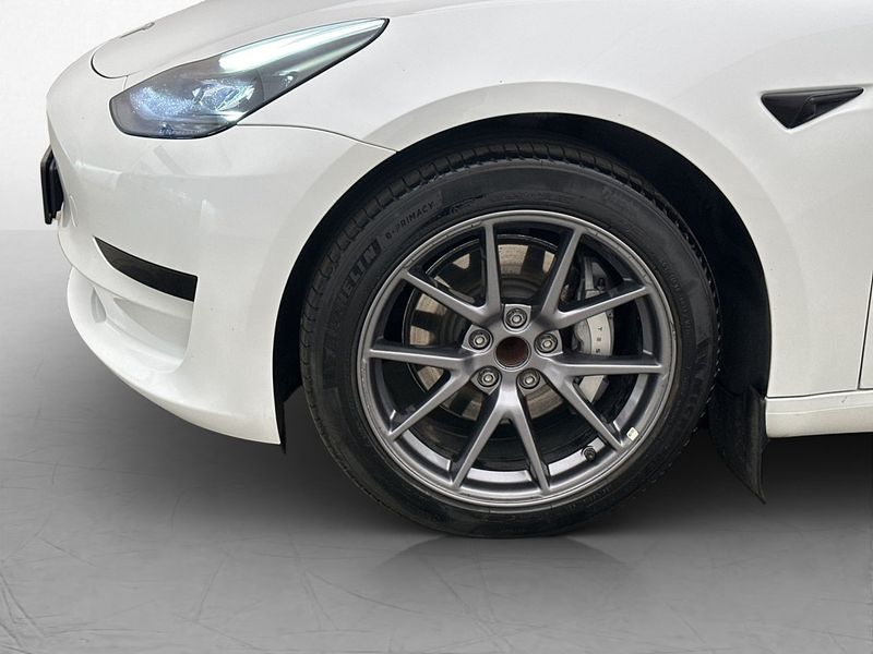 Tesla Model 3 bild 32