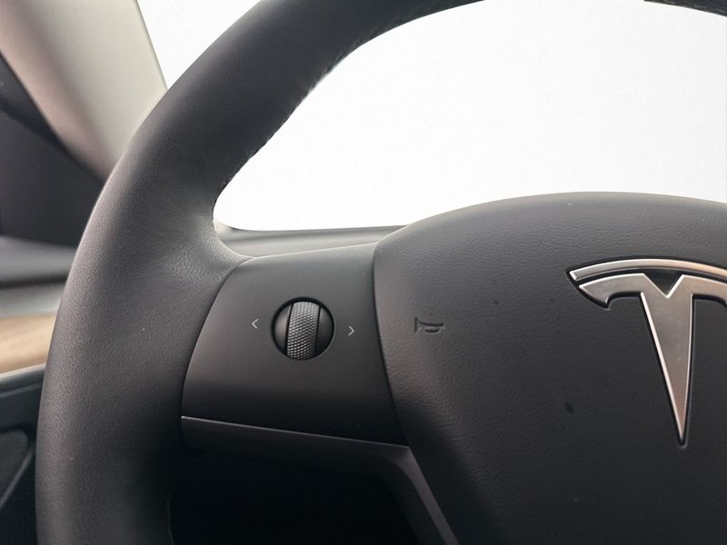 Tesla Model 3 bild 16