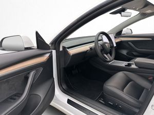 Tesla Model 3 bild 11