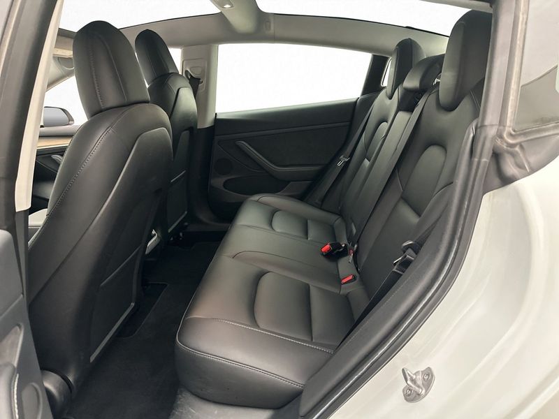 Tesla Model 3 bild 29