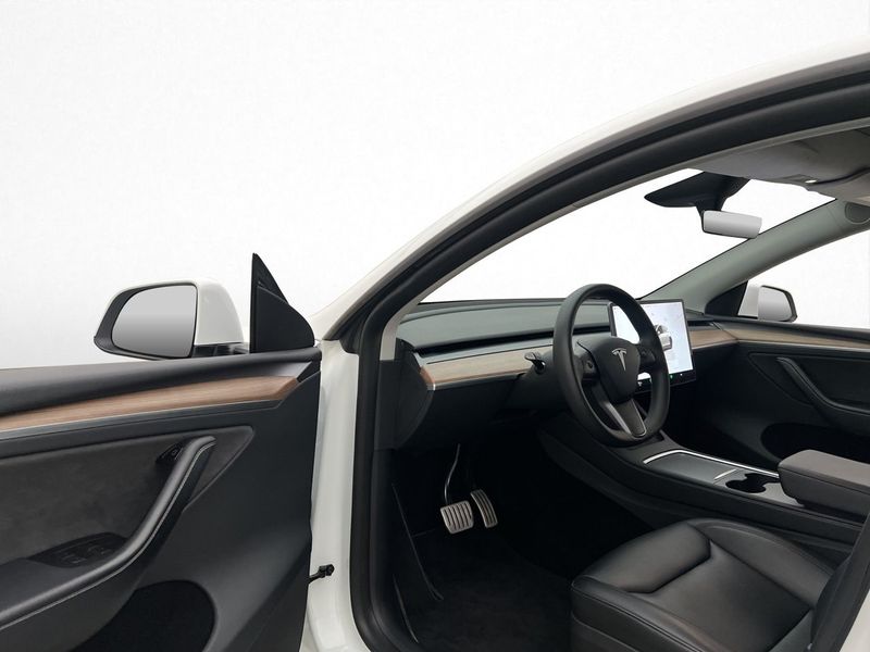 Tesla Model Y bild 11