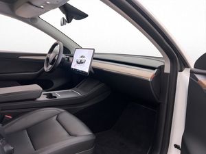 Tesla Model Y bild 25