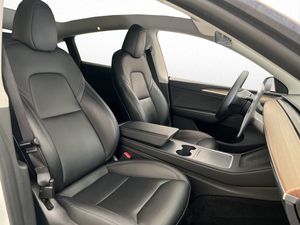 Tesla Model Y bild 24
