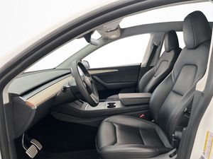 Tesla Model Y bild 12