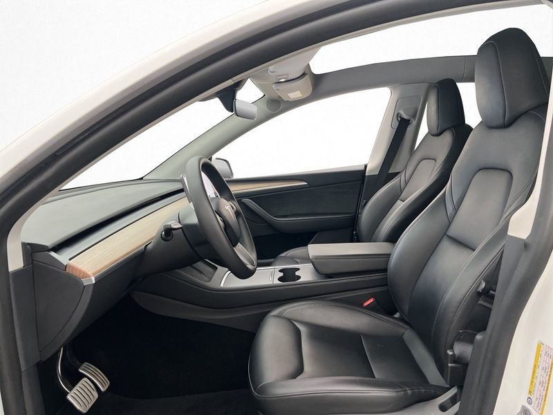 Tesla Model Y bild 12