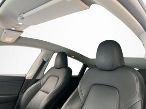 Tesla Model Y bild 13
