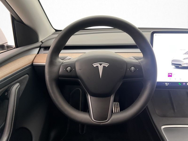 Tesla Model Y bild 15