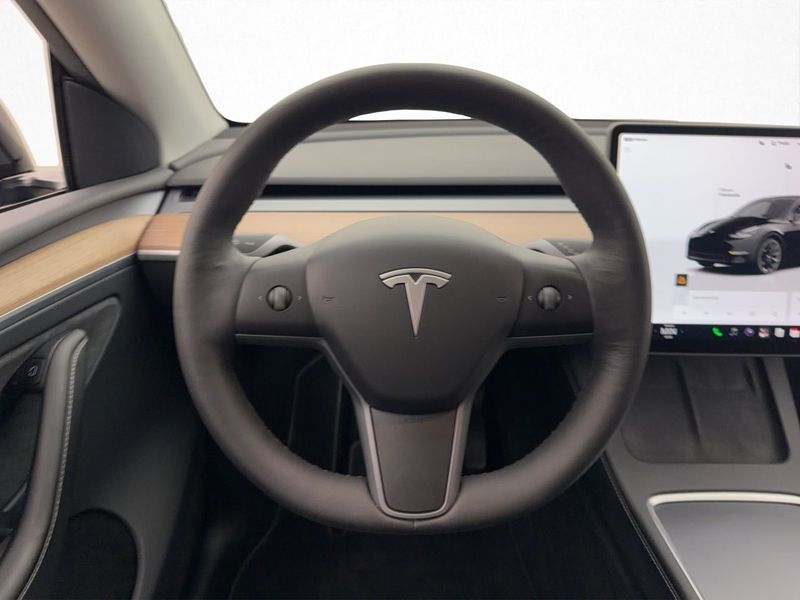 Tesla Model Y bild 15