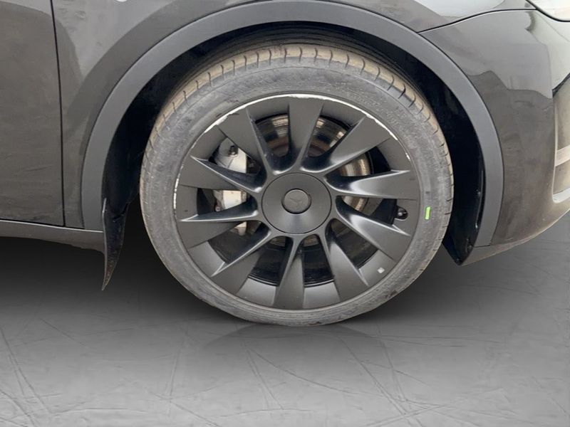 Tesla Model Y bild 31