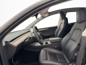 Tesla Model Y bild 12
