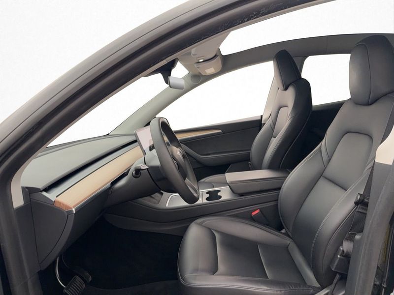 Tesla Model Y bild 12