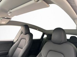 Tesla Model Y bild 13