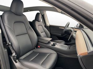 Tesla Model Y bild 24