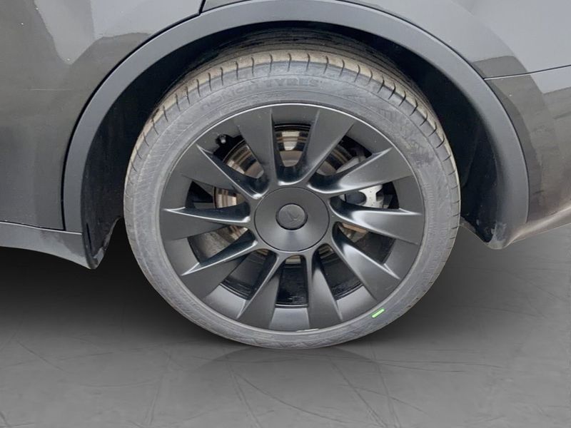 Tesla Model Y bild 28