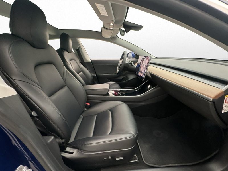 Tesla Model 3 bild 27