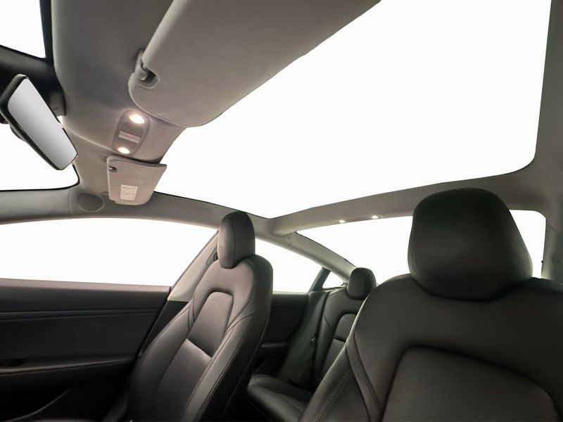 Tesla Model 3 bild 13