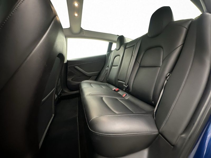 Tesla Model 3 bild 28