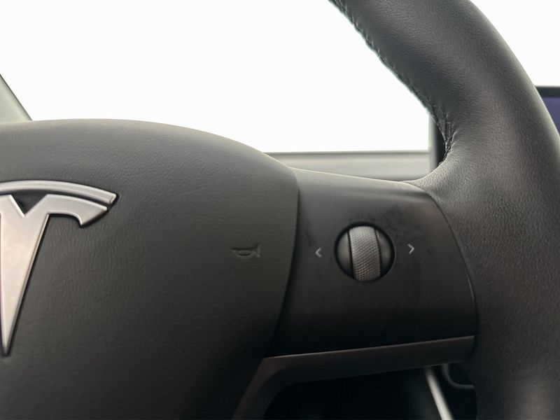 Tesla Model 3 bild 17
