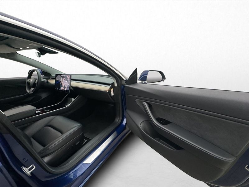 Tesla Model 3 bild 26