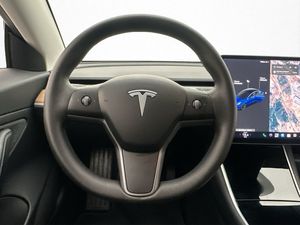 Tesla Model 3 bild 15