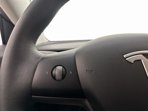 Tesla Model 3 bild 16