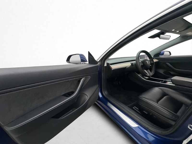 Tesla Model 3 bild 11
