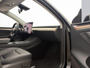 Tesla Model Y bild 27