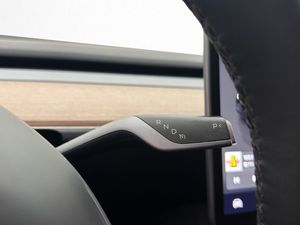 Tesla Model Y bild 19