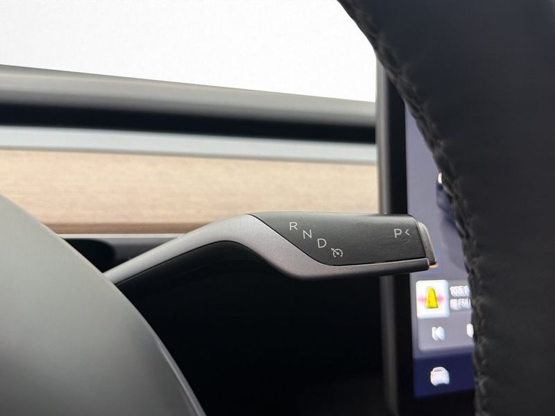 Tesla Model Y bild 19