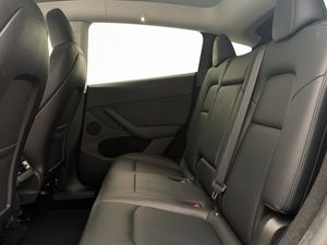 Tesla Model Y bild 29