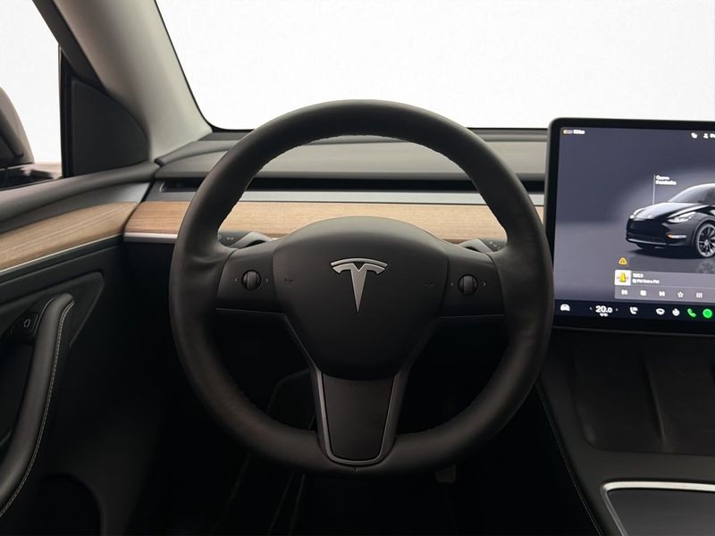 Tesla Model Y bild 13