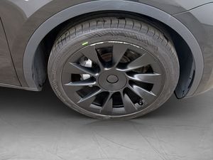 Tesla Model Y bild 36