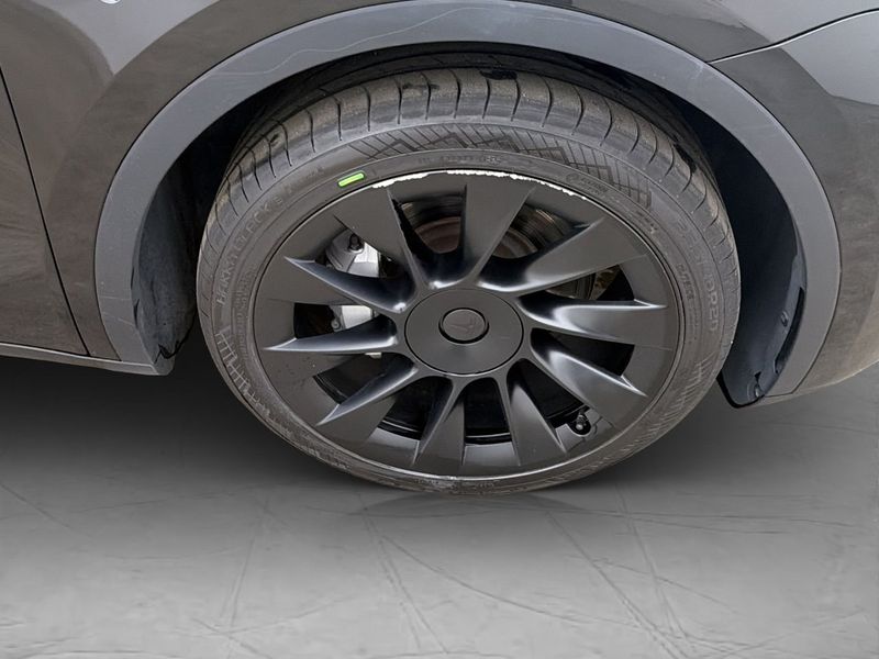Tesla Model Y bild 36