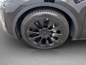 Tesla Model Y bild 33