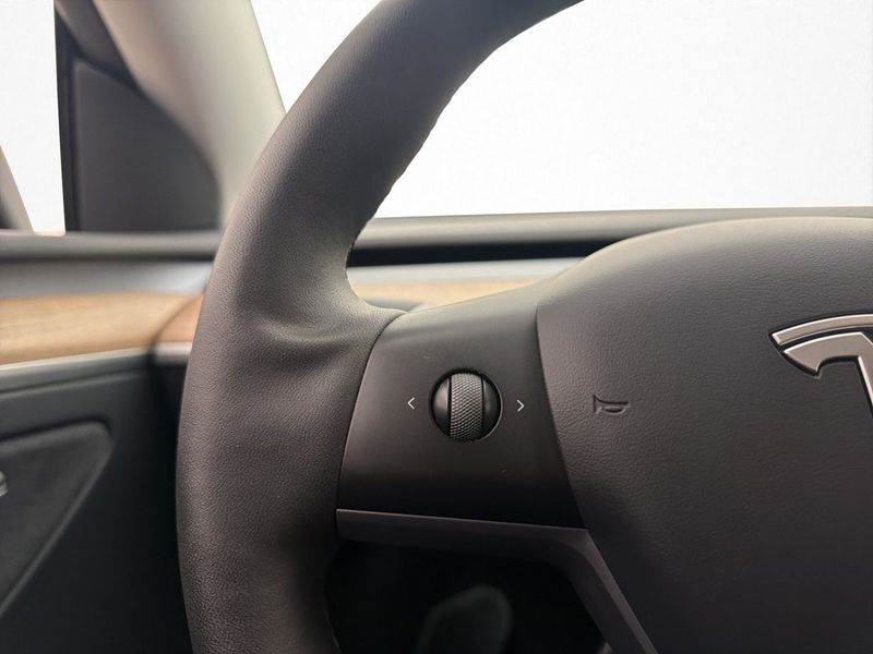 Tesla Model Y bild 17