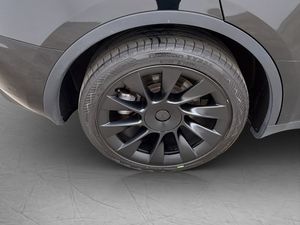 Tesla Model Y bild 35