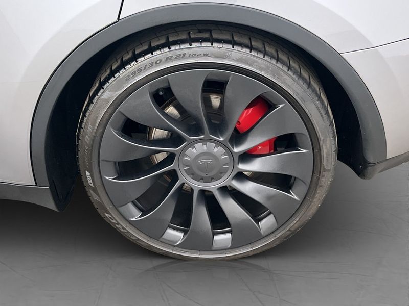 Tesla Model Y bild 35