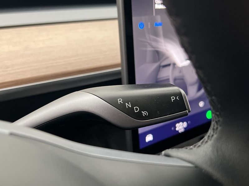 Tesla Model Y bild 17