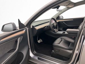 Tesla Model Y bild 12
