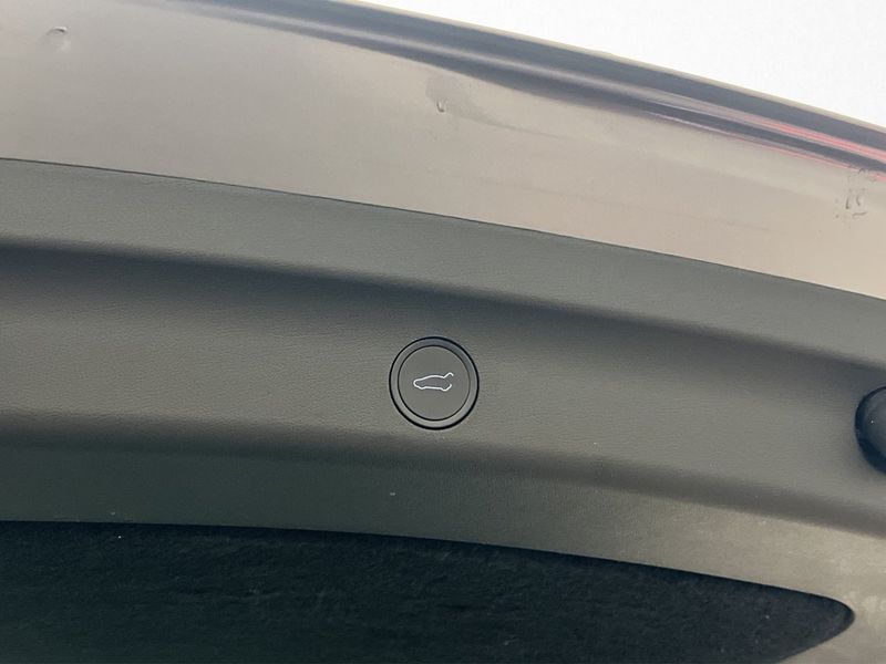 Tesla Model Y bild 31