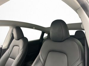 Tesla Model Y bild 13