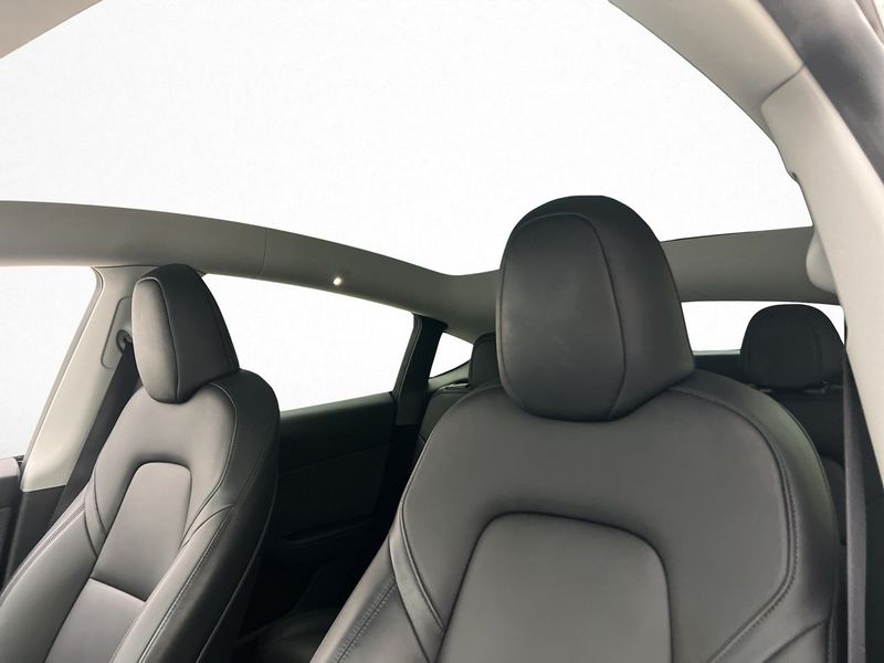 Tesla Model Y bild 13
