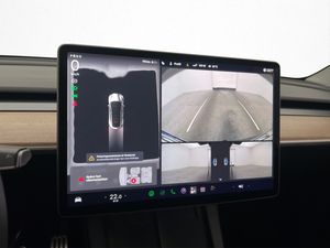 Tesla Model Y bild 18