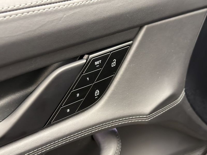 Porsche Taycan bild 18