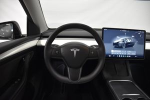 Tesla Model Y bild 2